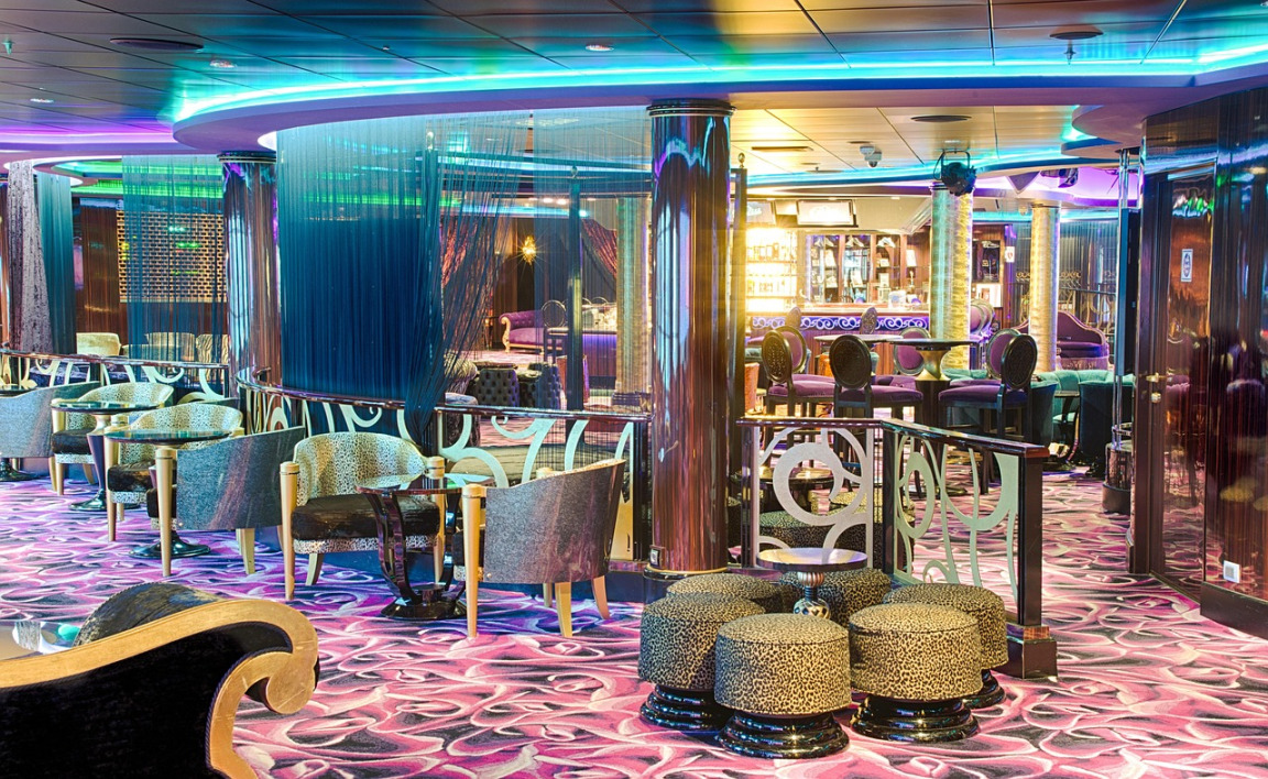 Modern premium lounge seating